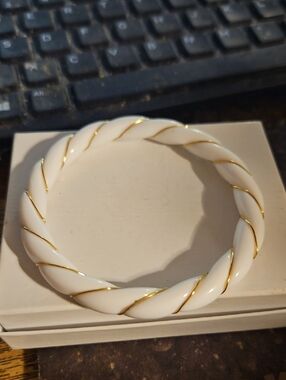 White Lucite Gold Twisted Bracelet
